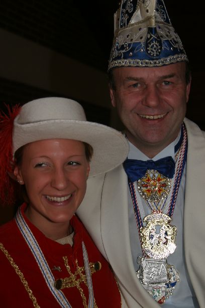 Sitzungspräsident Axel Semmler (NCC Niestetal)  mit Page Sabrina